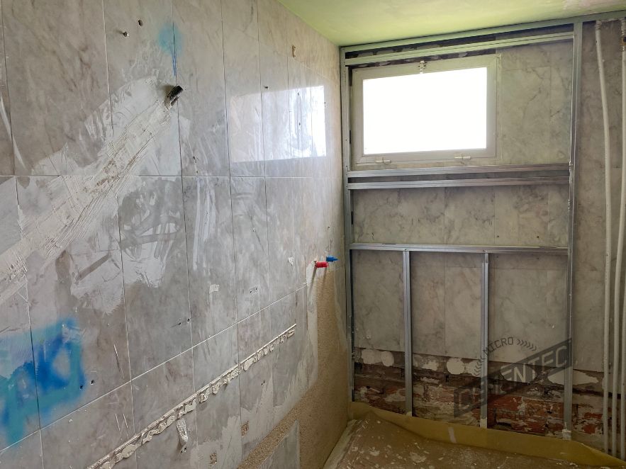 Bathroom after renovation project with Cementec ready-to-use microcement.
