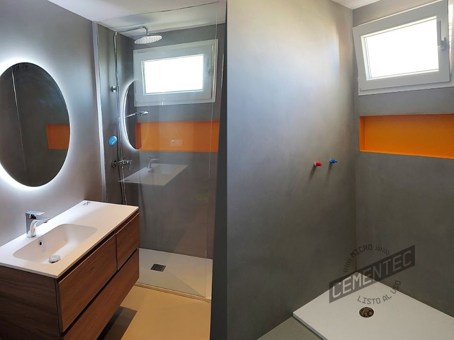Bathroom finished in Cementec ready-to-use microcement.