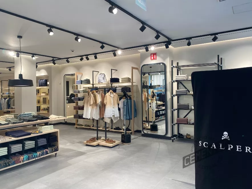 microcemento-sobre-pladur-1 Scalpers shop where Cementec ready-to-use microcement has been applied on plasterboard.